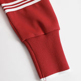 Carla - Retro Sportski Set sa Remenom u Sivo-beloj Boji sa Polu-zatvaračem i Širim Pantalonama