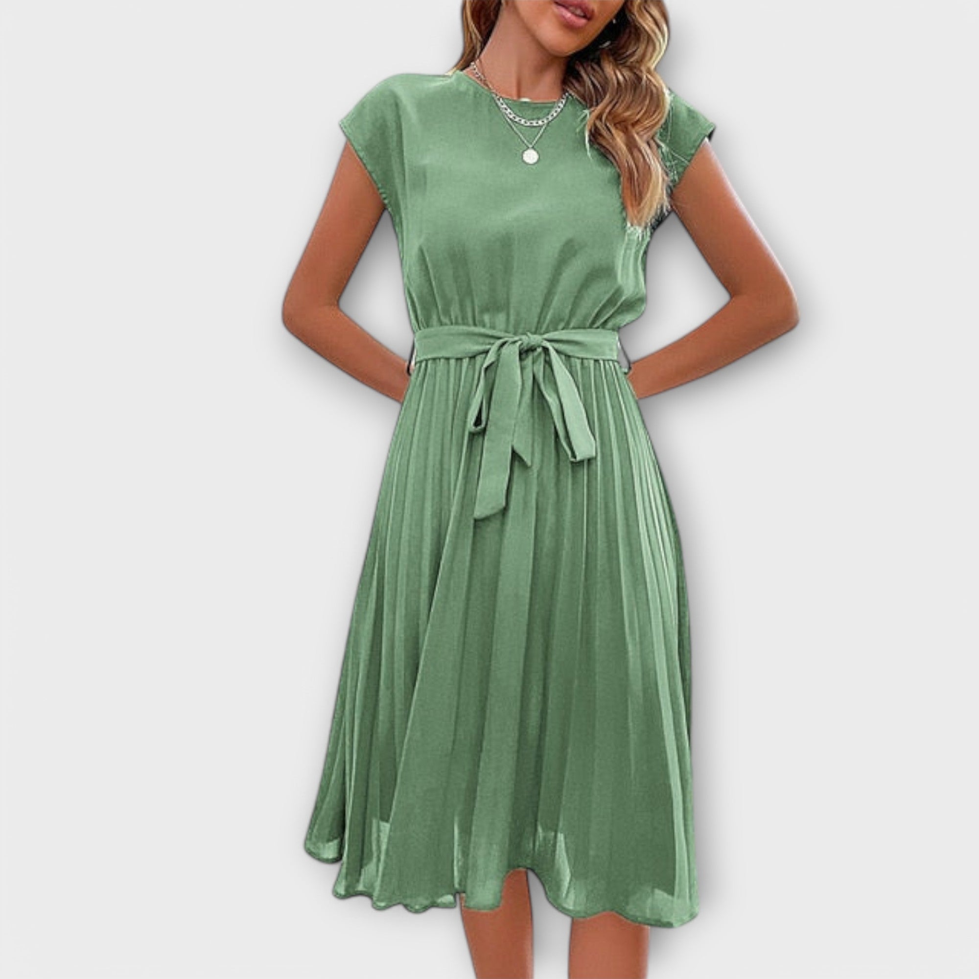 Claire - Mini Casual Haljina sa Kratkim Rukavima i Plisiranim Detaljima
