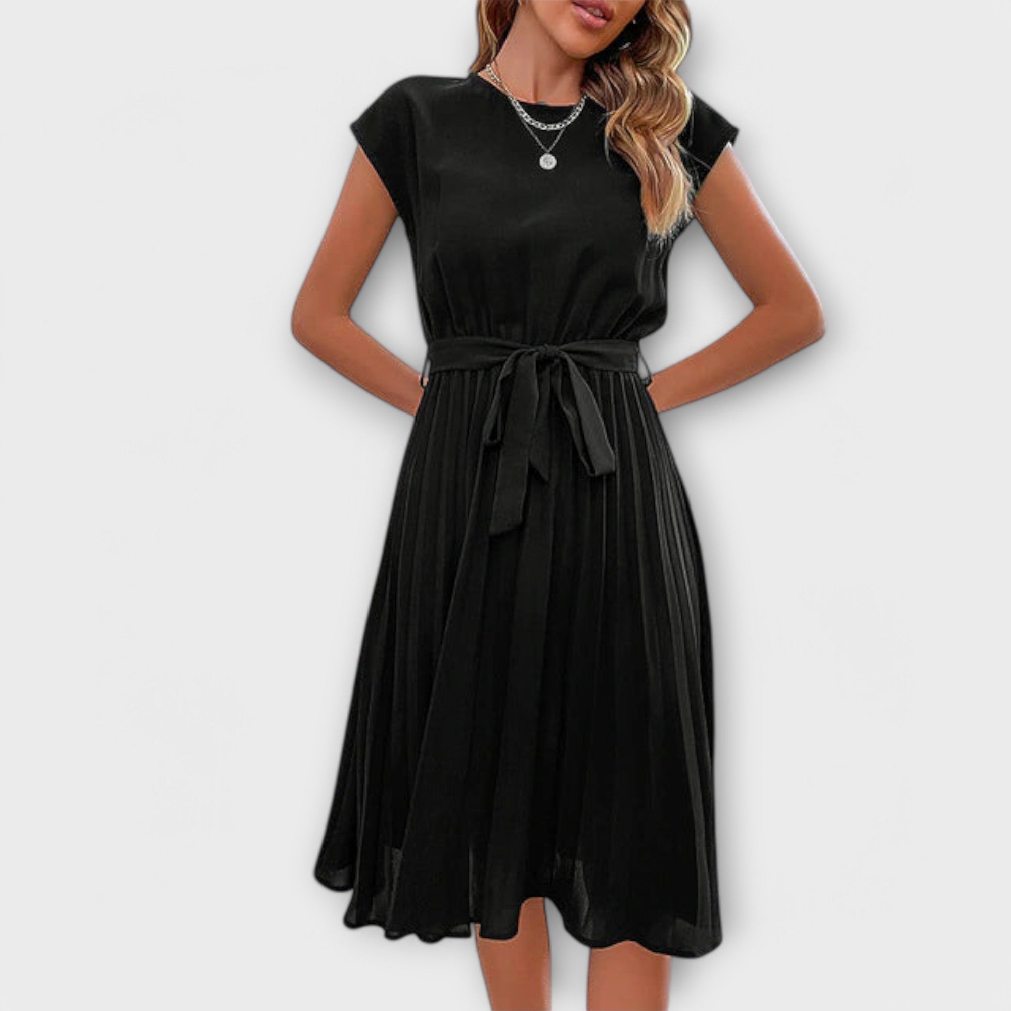 Claire - Mini Casual Haljina sa Kratkim Rukavima i Plisiranjem